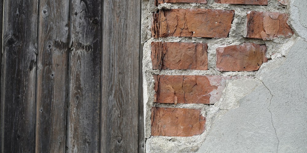 scriptorium_header_030_Layers_of_Bricks_and_Wood