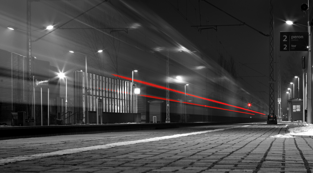 train-night-lights-nightmare_cinema