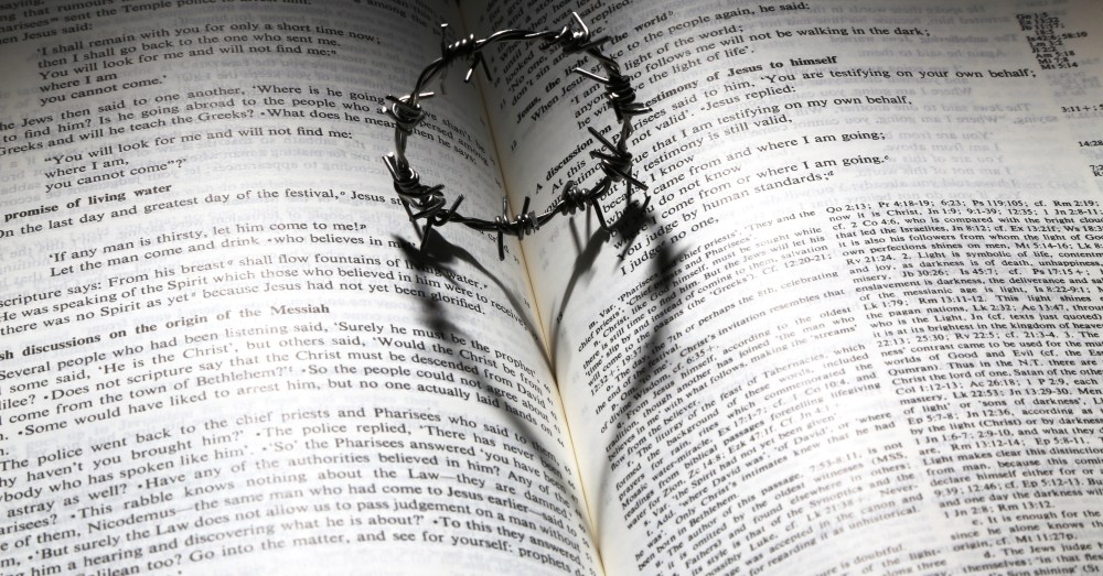 love-religion-death-bible_panorama_cinema