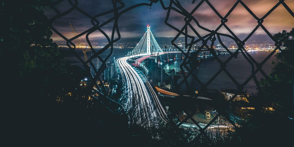 night_noir_city_lights_crime_panorama