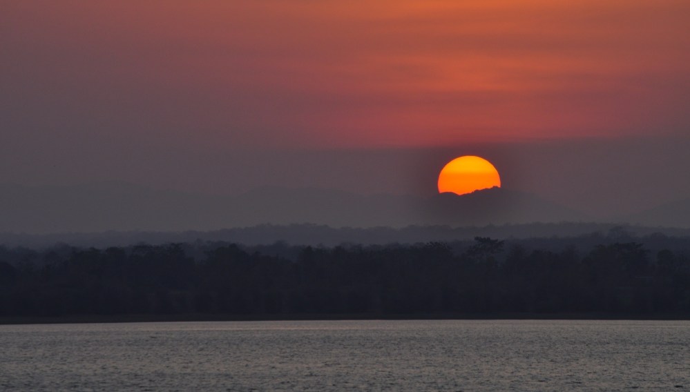 beam-of-light_last_sunset_evening_panorama