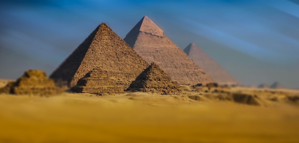 pyramids_anubis_history_cats_dogs_panorama
