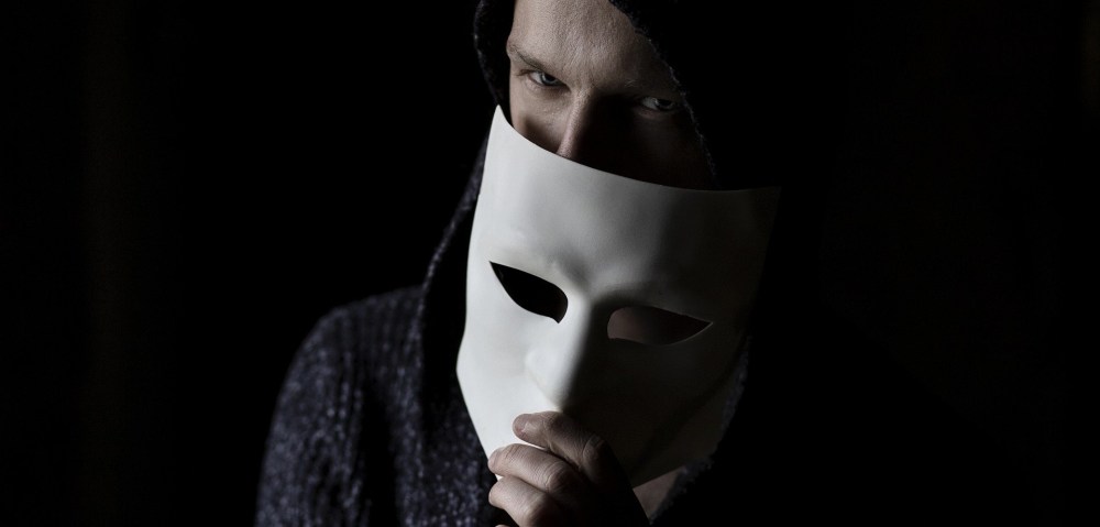Twitterwesen-auf-dem-Janus-Weg_mask_man_panorama