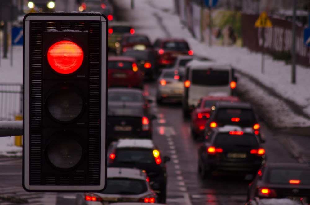 worms_lots-of-them_traffic_cars_red-light_panorama