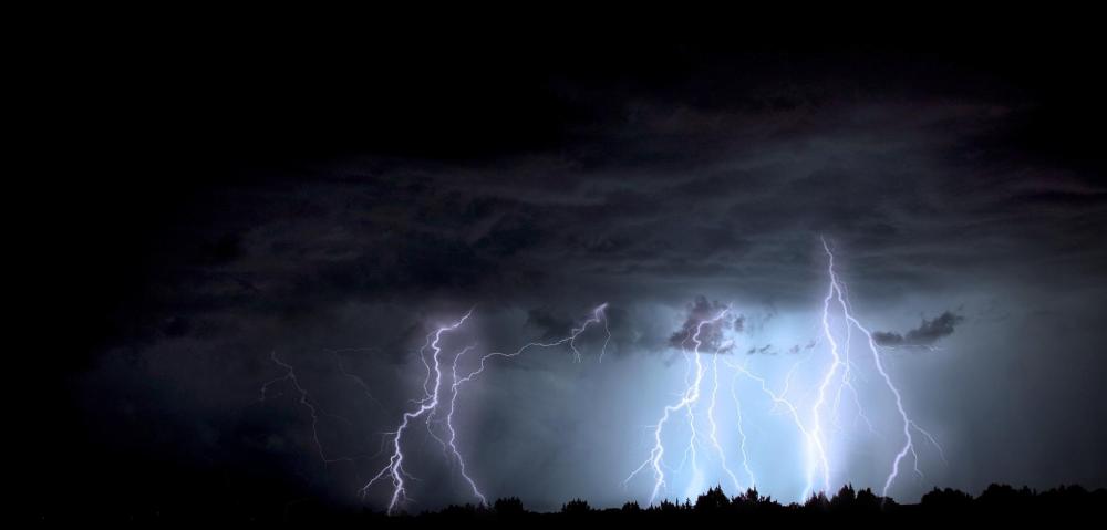 sonnet-22_thunder-storm_sea_water_panorama